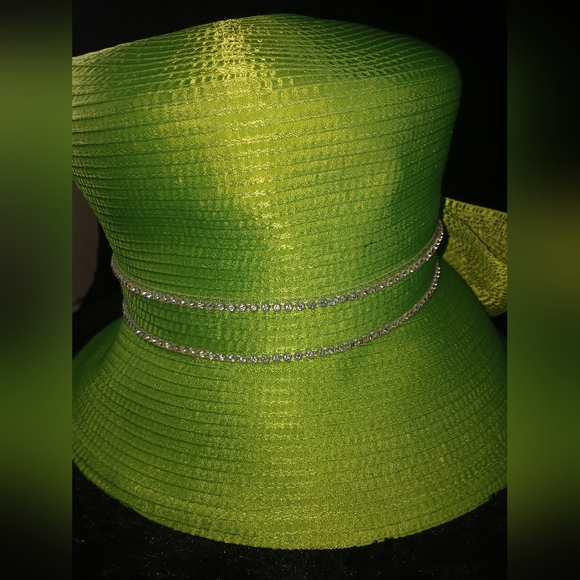 Bellini Vibrant Green Hat with Bow - Picture 4 of 6